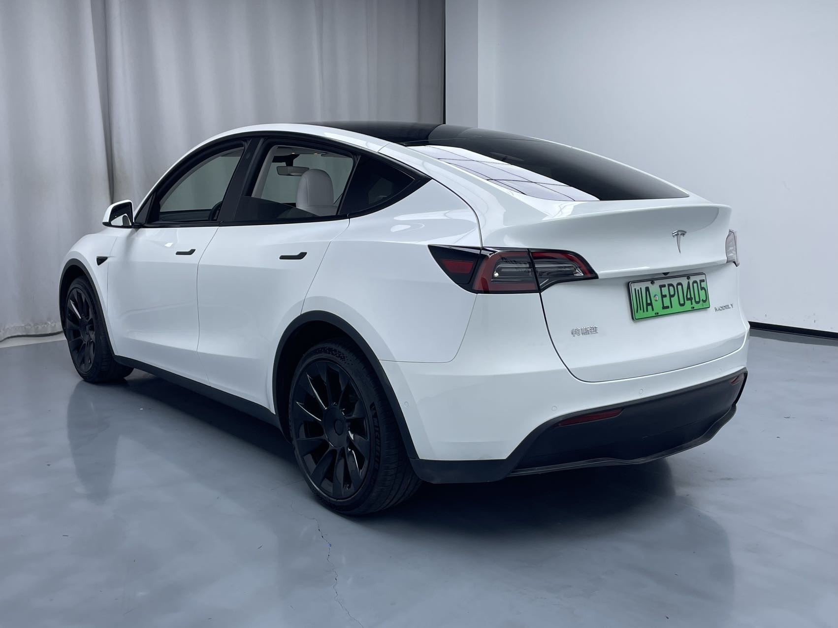 Tesla Model Y 2021 #6 Tesla Model Y 2021 car image #6