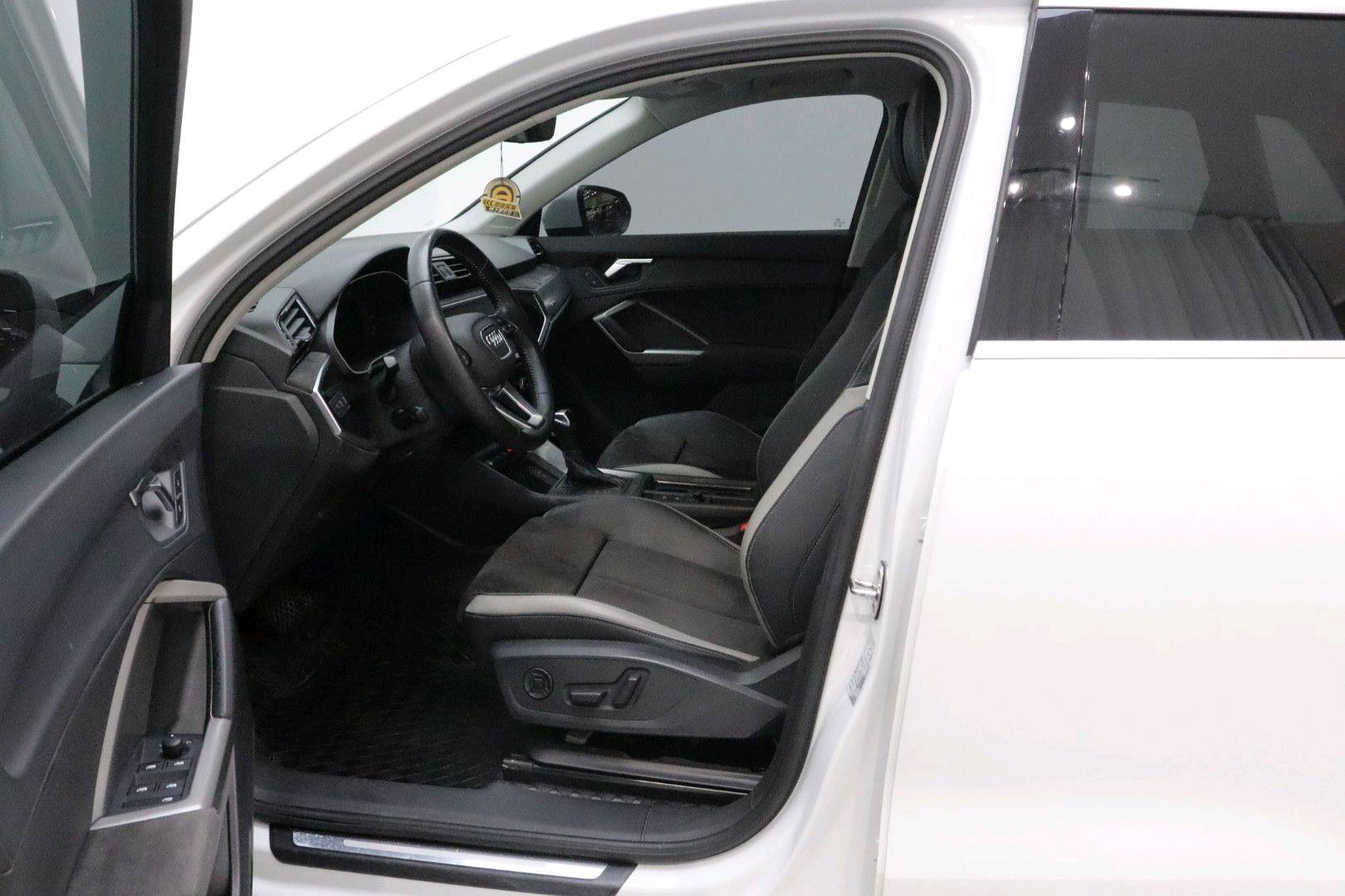 Audi Q3 2021 #9 Audi Q3 2021 car image #9