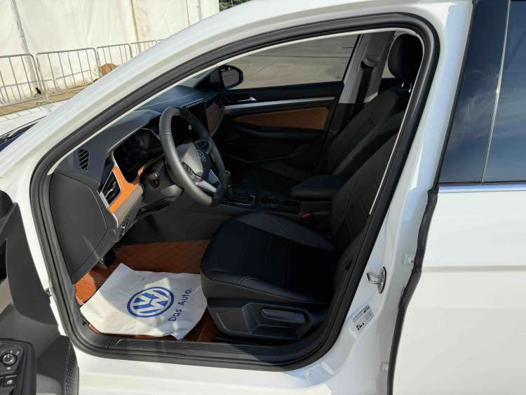 Volkswagen Bora 2024 car image #6