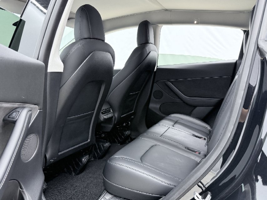 Tesla Model Y 2022 car image #8