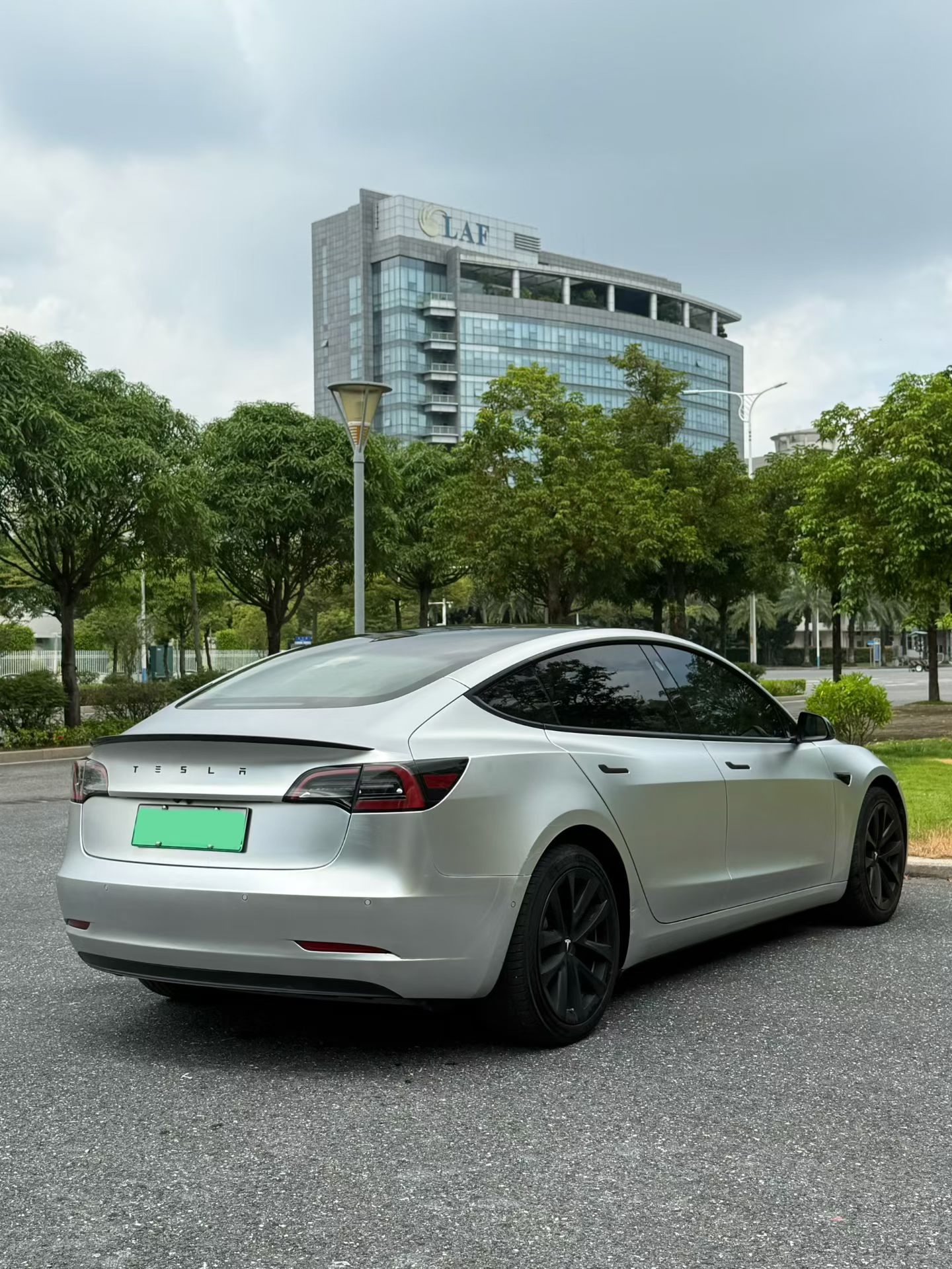 Tesla Model 3 2021 car image #10