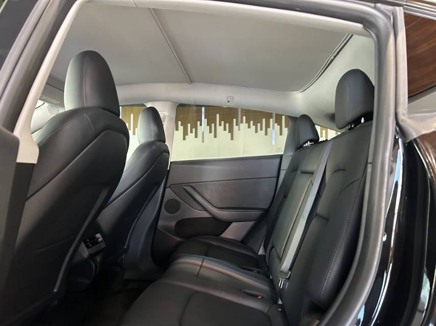 Tesla Model Y 2023 car image #8