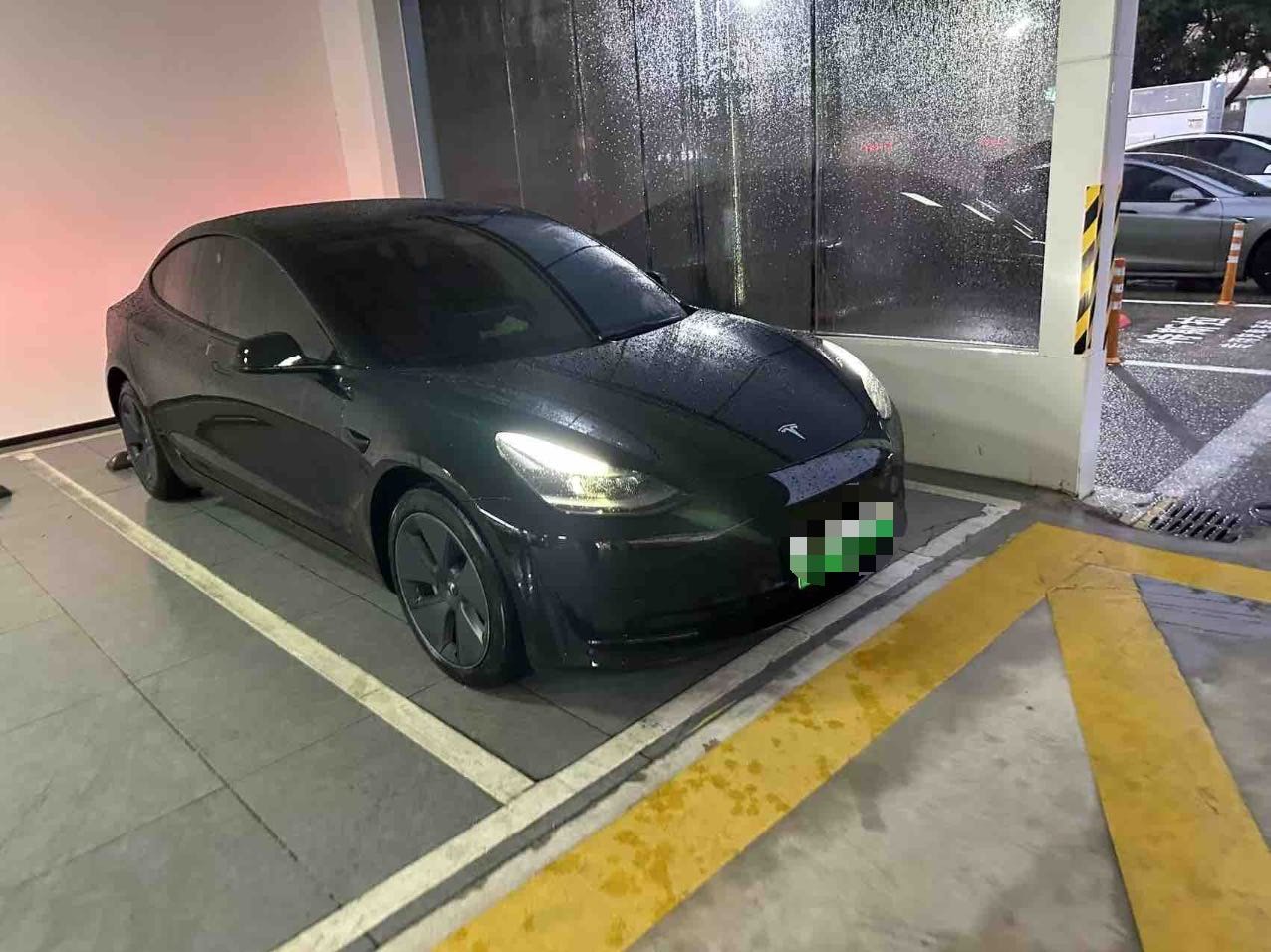 Tesla Model 3 2022 car image #4