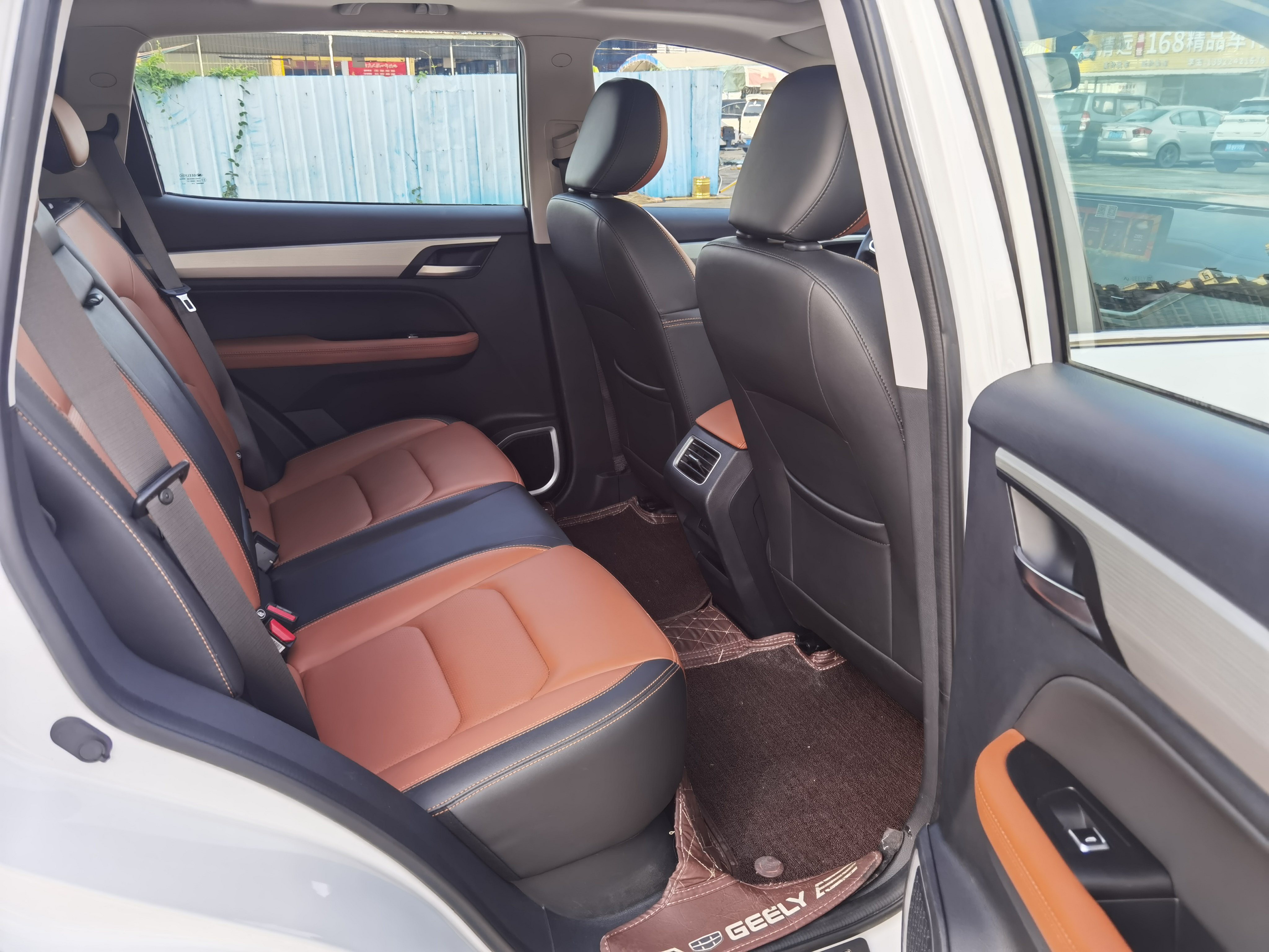 GEELY Vision X6 2020 immagine di auto #7