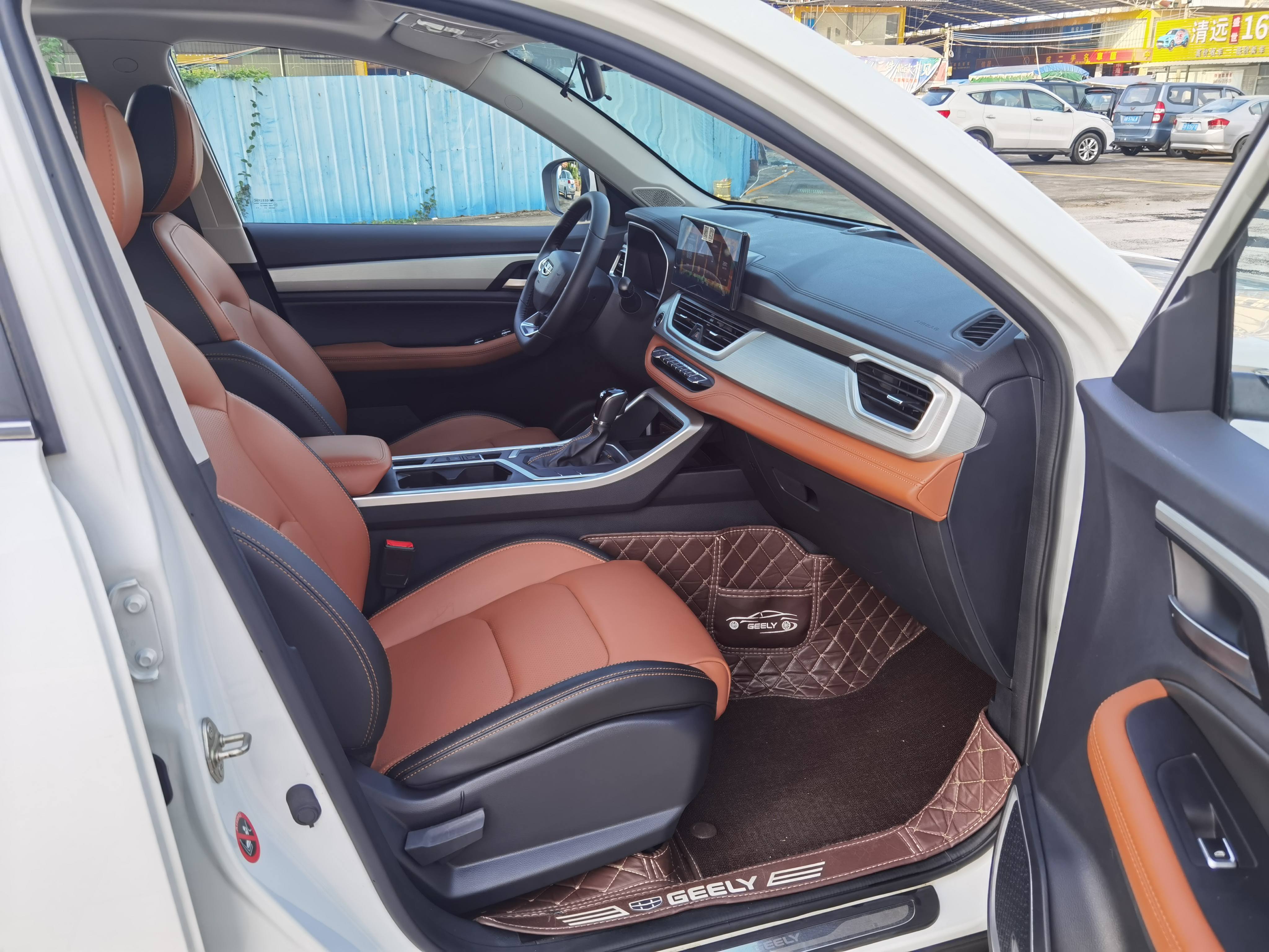 GEELY Vision X6 2020 immagine di auto #8