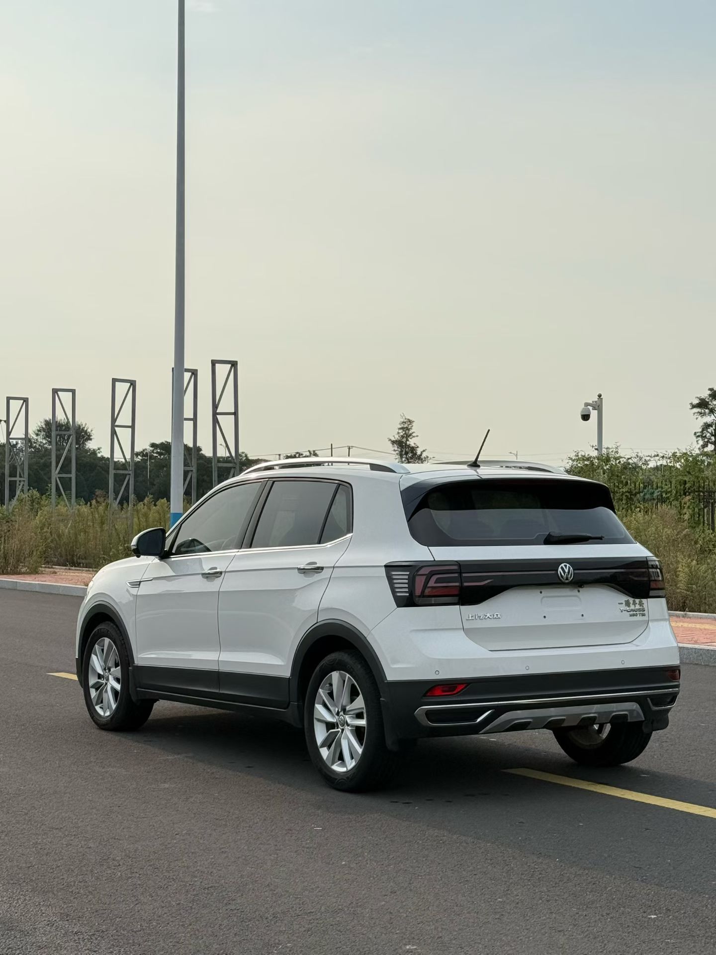 Volkswagen T-Cross 2019 car image #6