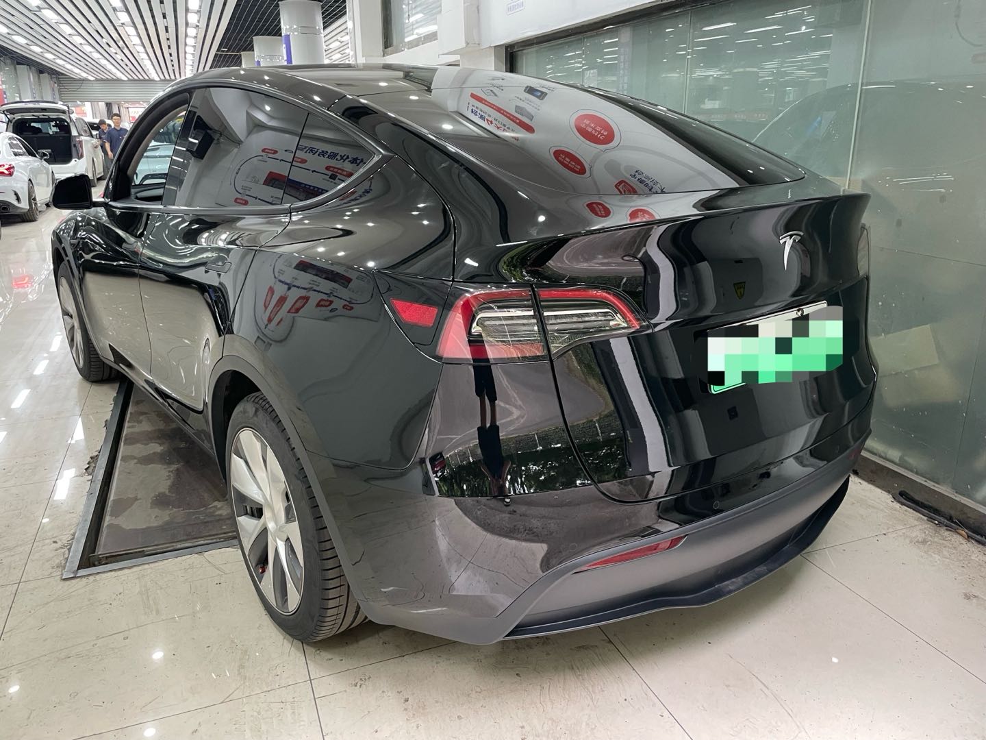 Tesla Model Y 2023 #5 Tesla Model Y 2023 car image #5