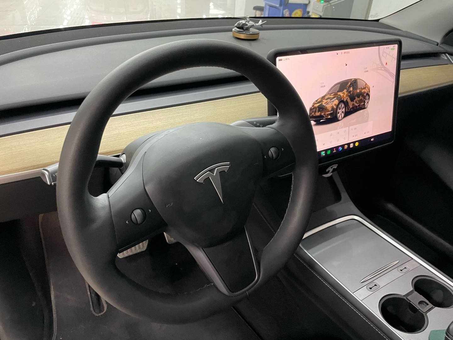 Tesla Model Y 2023 #6 Tesla Model Y 2023 car image #6