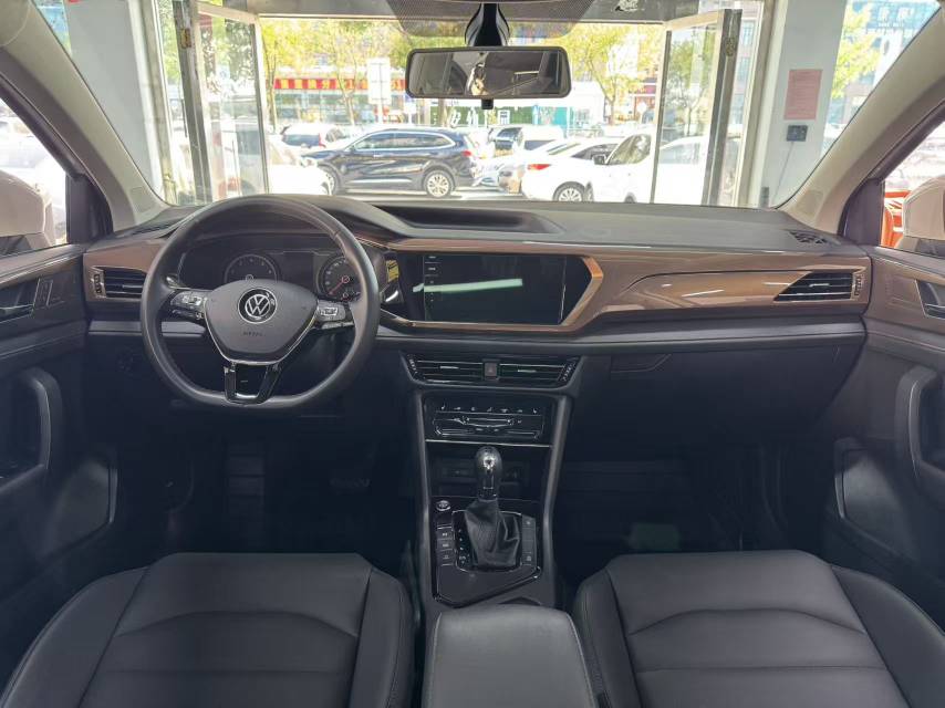Volkswagen Tharu 2021 car image #11
