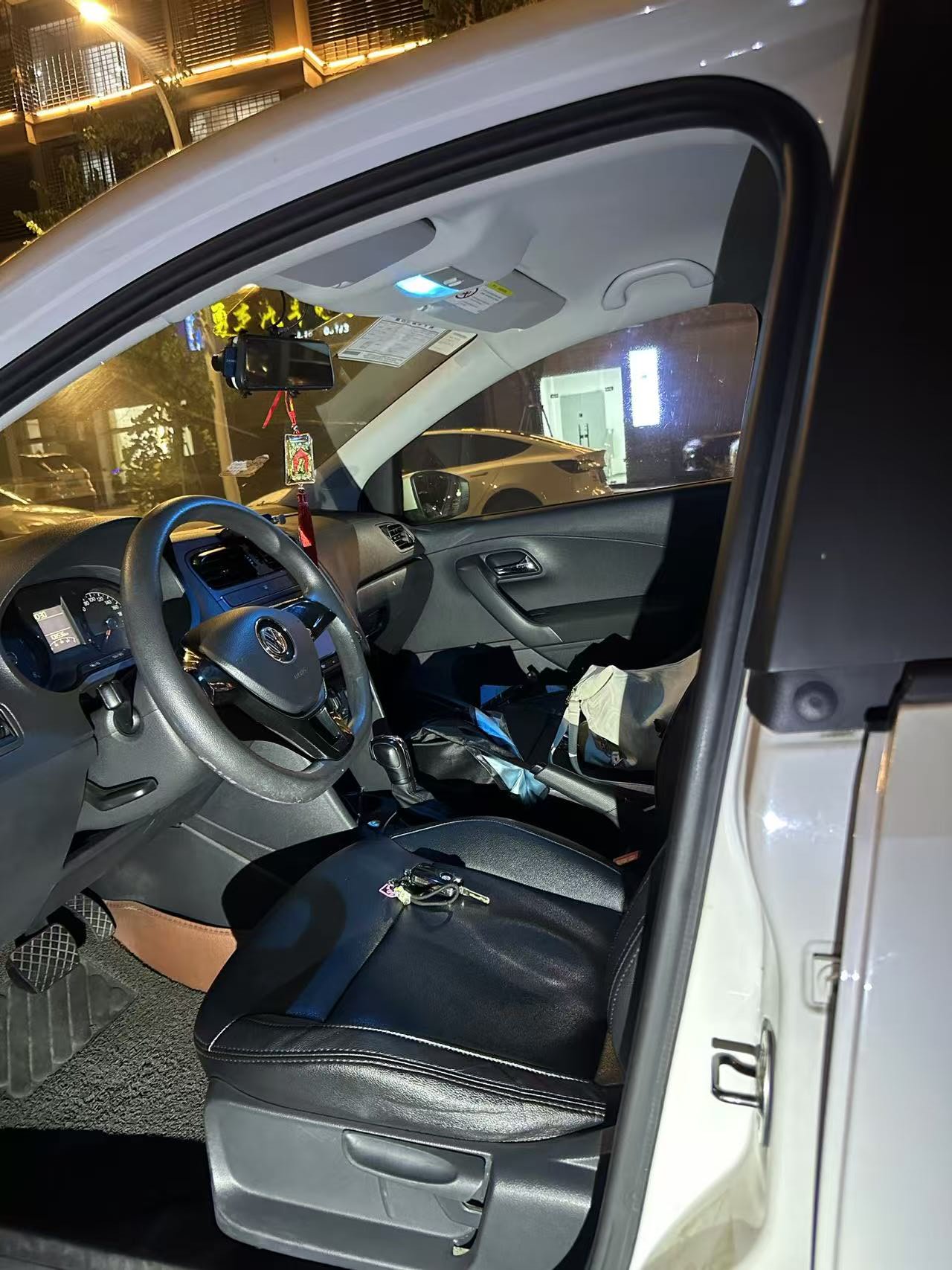 Volkswagen Polo 2016 car image #6