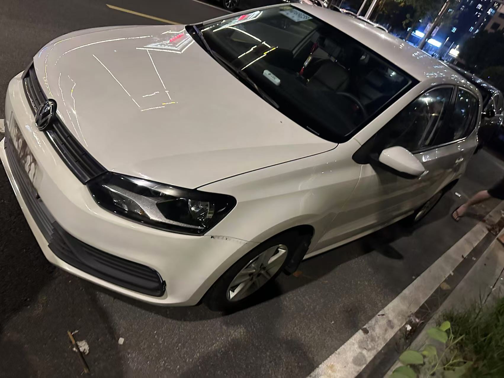 Volkswagen Polo 2016 car image #2