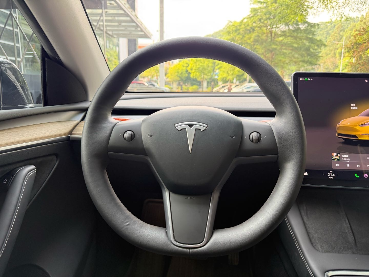 Tesla Model Y 2023 #10 Tesla Model Y 2023 car image #10