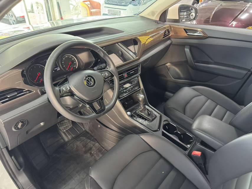 Volkswagen Tharu 2021 car image #9