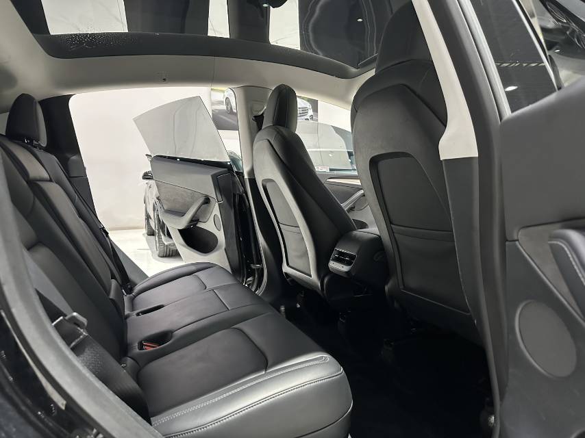 Tesla Model Y 2021 #9 Tesla Model Y 2021 car image #9