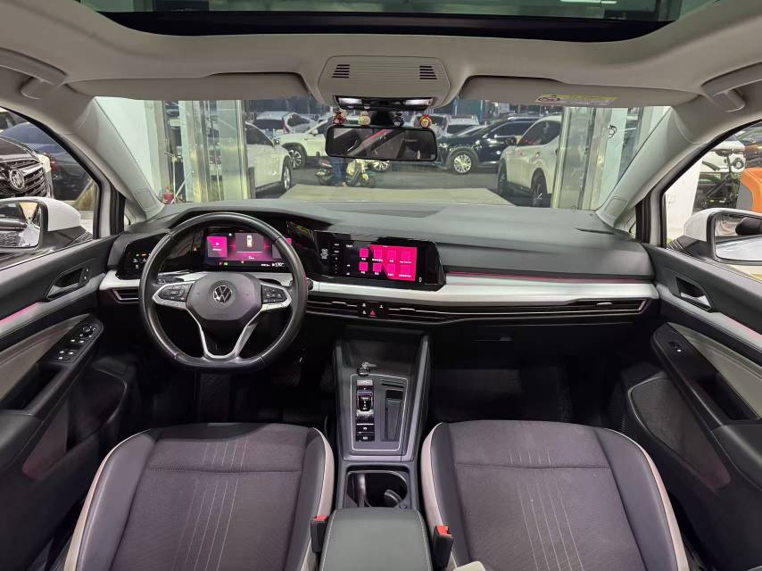 2021 car image #11