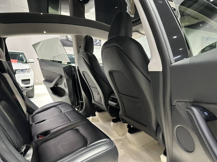 Tesla Model Y 2022 #9 Tesla Model Y 2022 car image #9