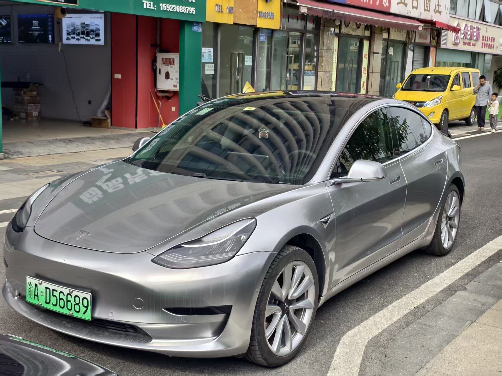 Tesla Model 3 2019 car image #2