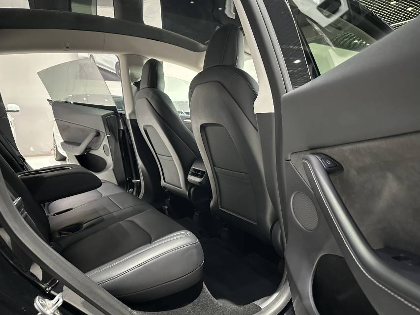 Tesla Model Y 2021 #9 Tesla Model Y 2021 car image #9