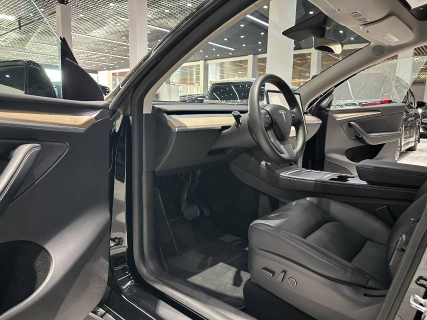 Tesla Model Y 2021 #11 Tesla Model Y 2021 car image #11