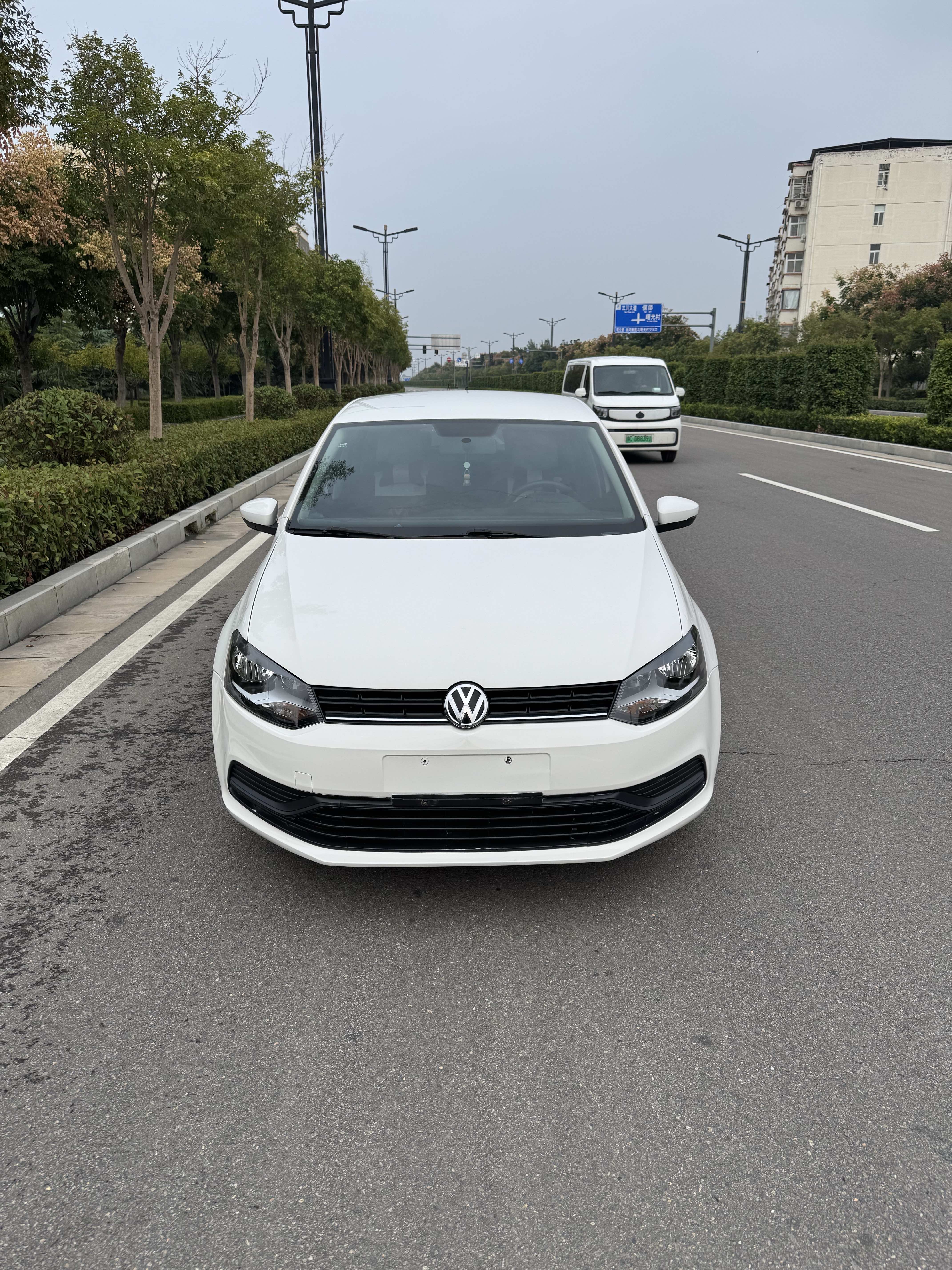 Volkswagen Polo 2017 car image #4
