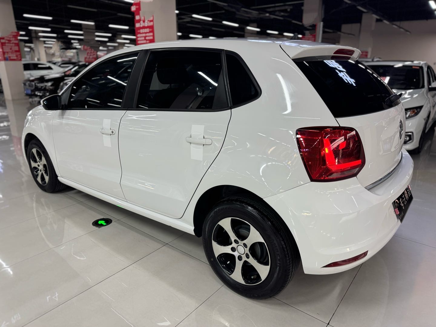 Volkswagen Polo 2017 car image #9