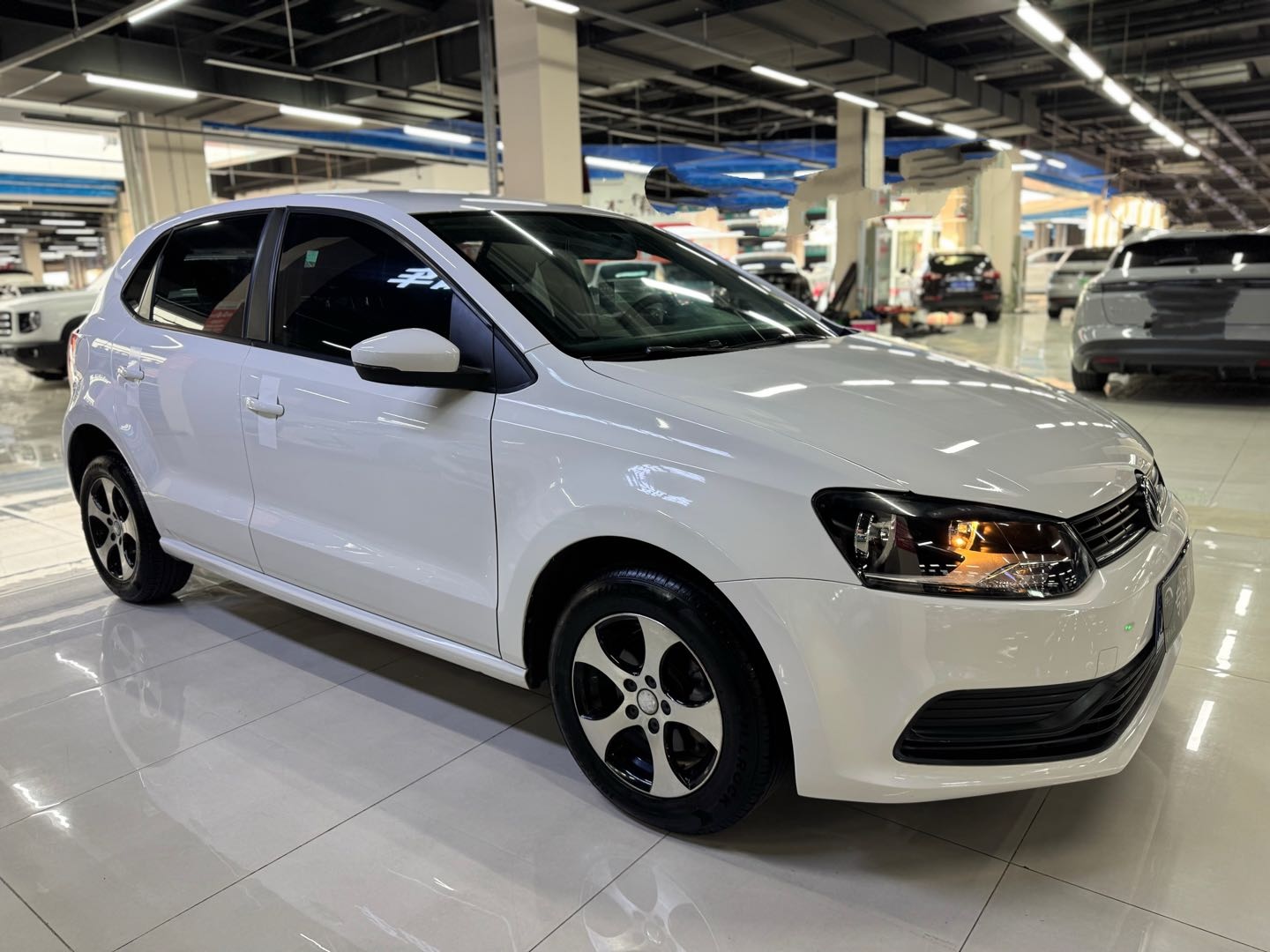 Volkswagen Polo 2017 car image #5
