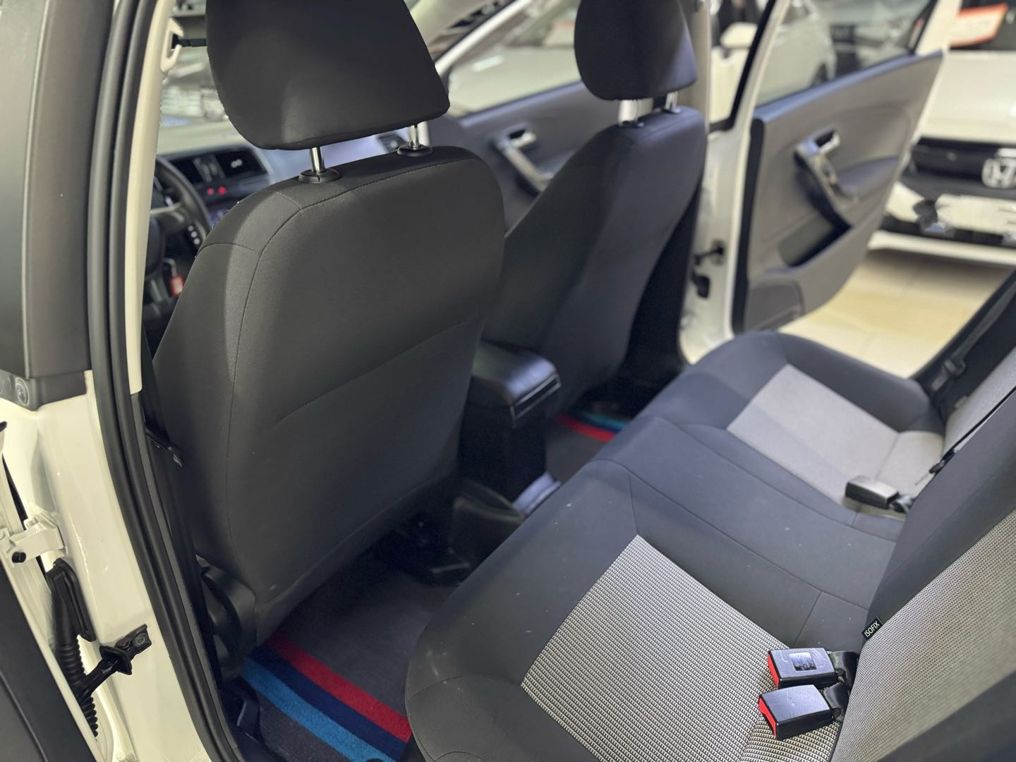 Volkswagen Polo 2017 car image #8