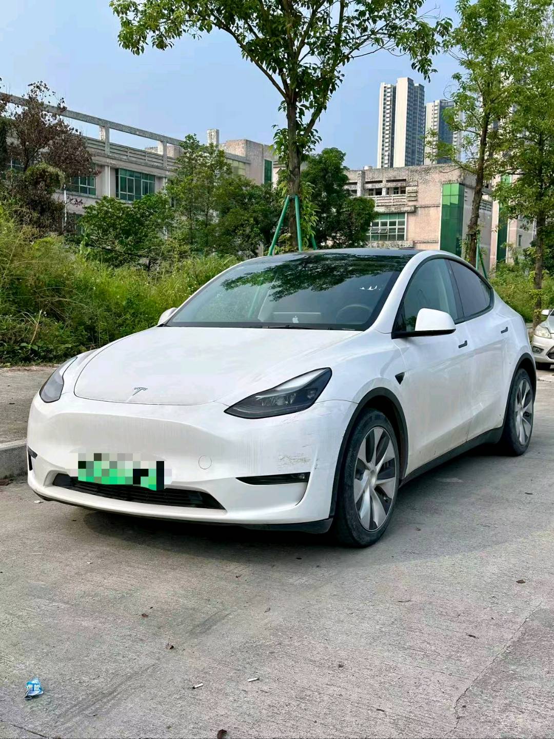 Tesla Model Y 2021 car image #2