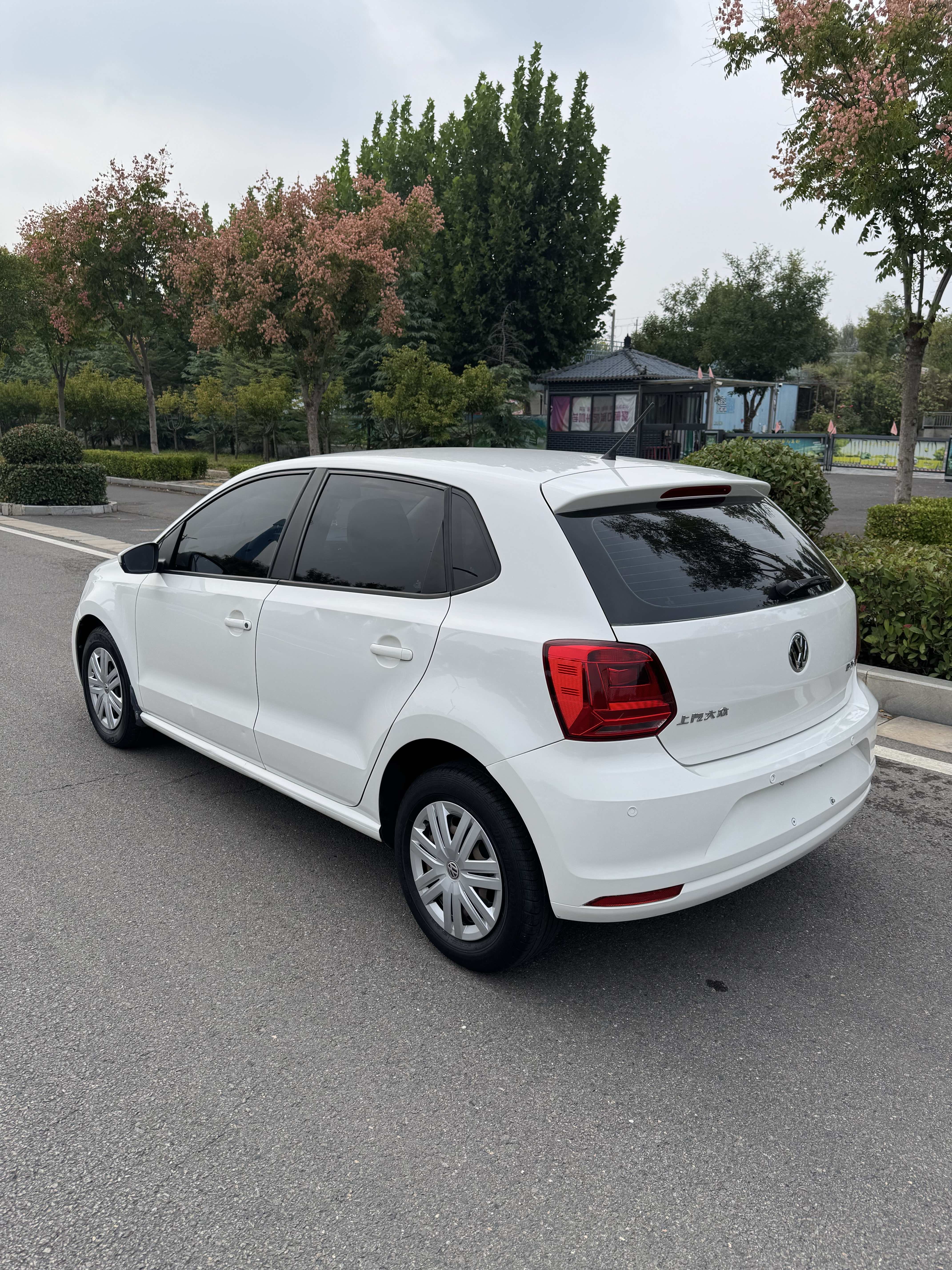 Volkswagen Polo 2017 car image #6