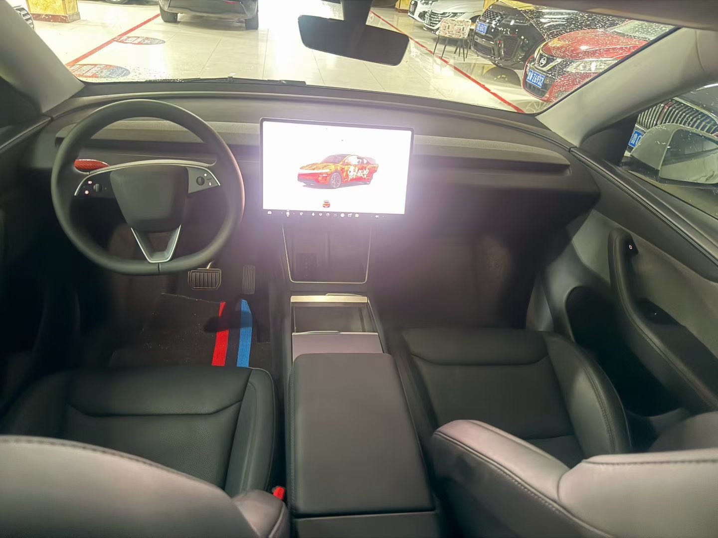 Tesla Model Y 2025 #8 Tesla Model Y 2025 car image #8
