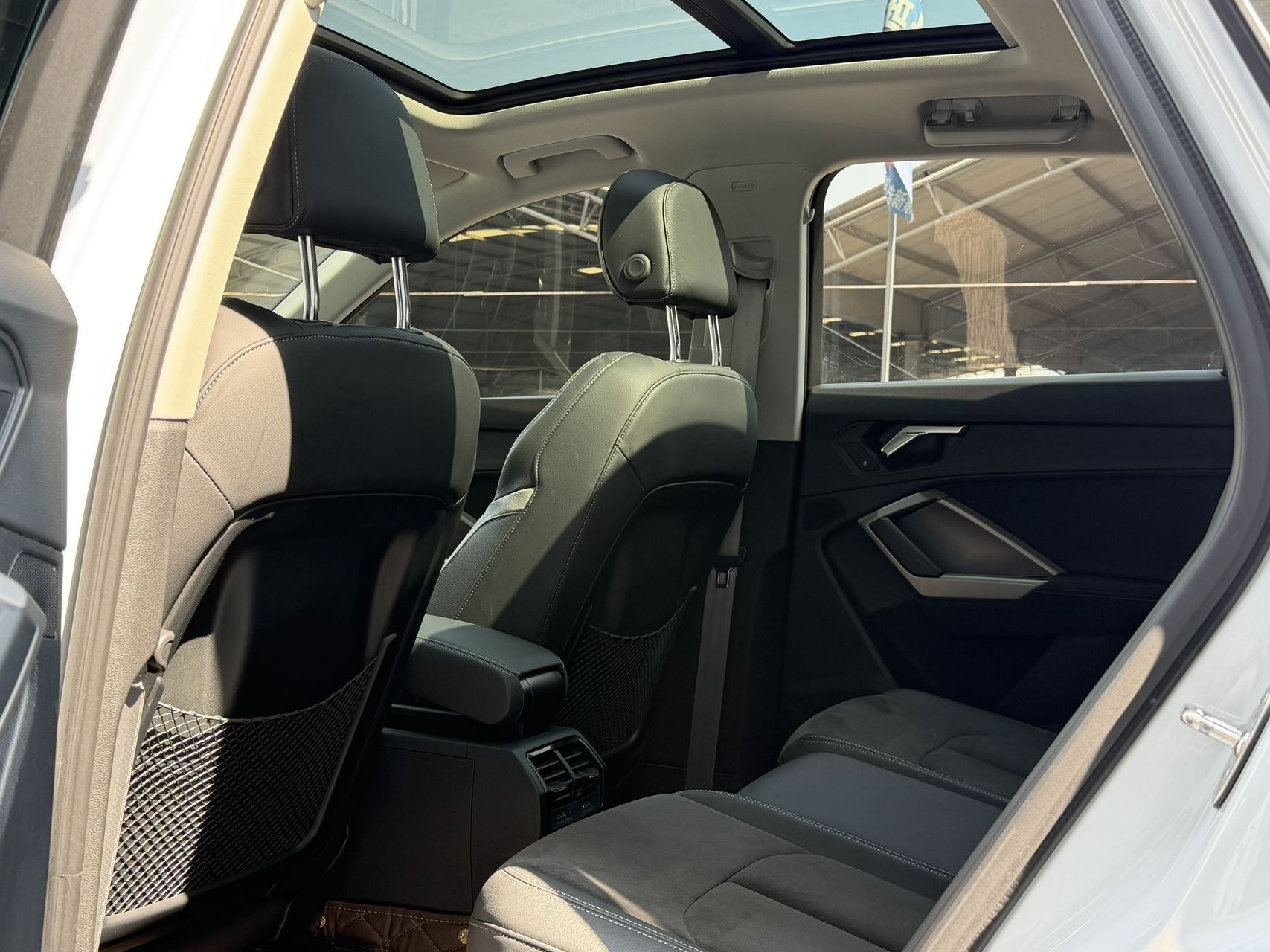 Audi Q3 2020 car image #6