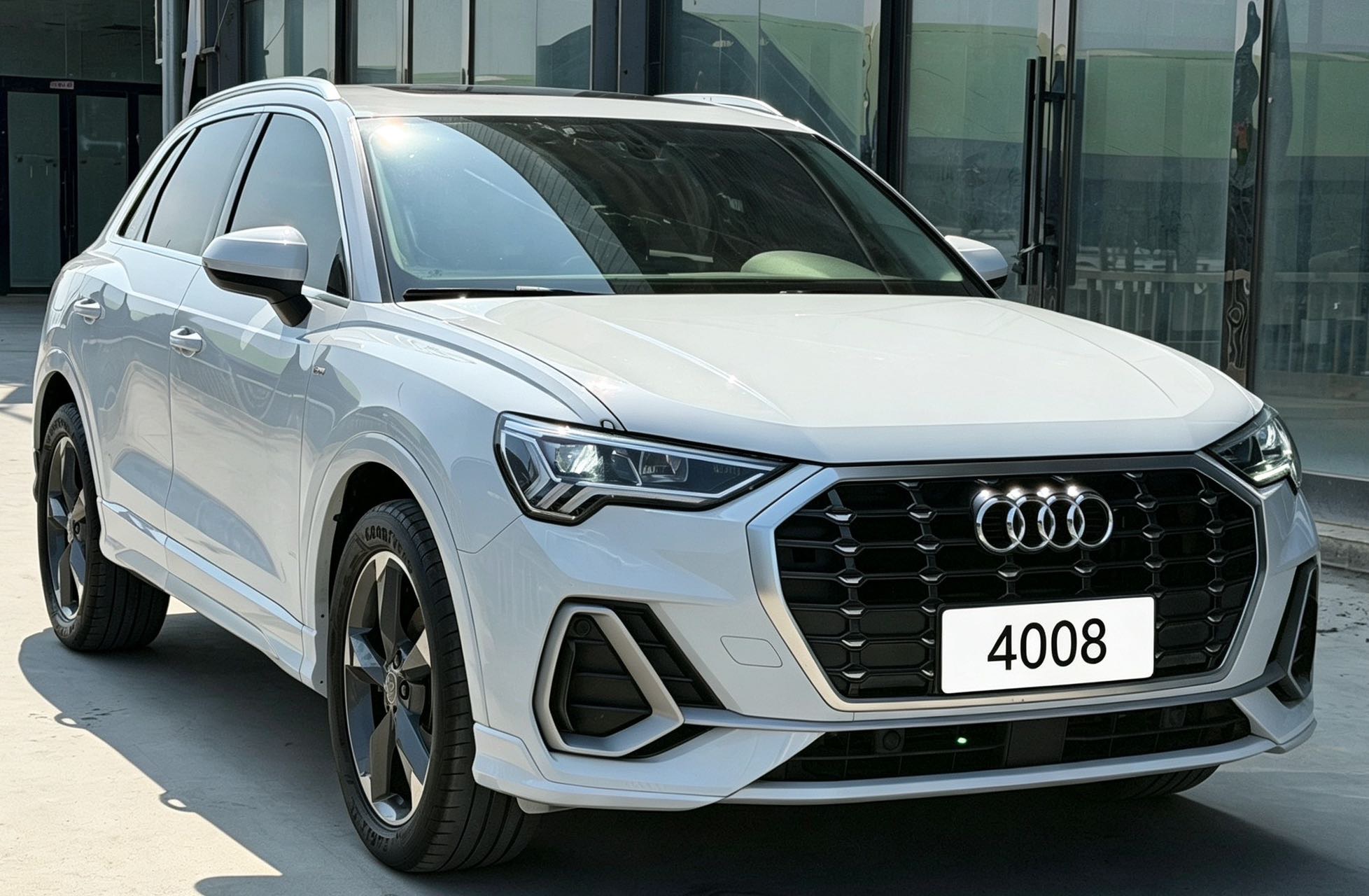 Audi Q3 2020 car image #5