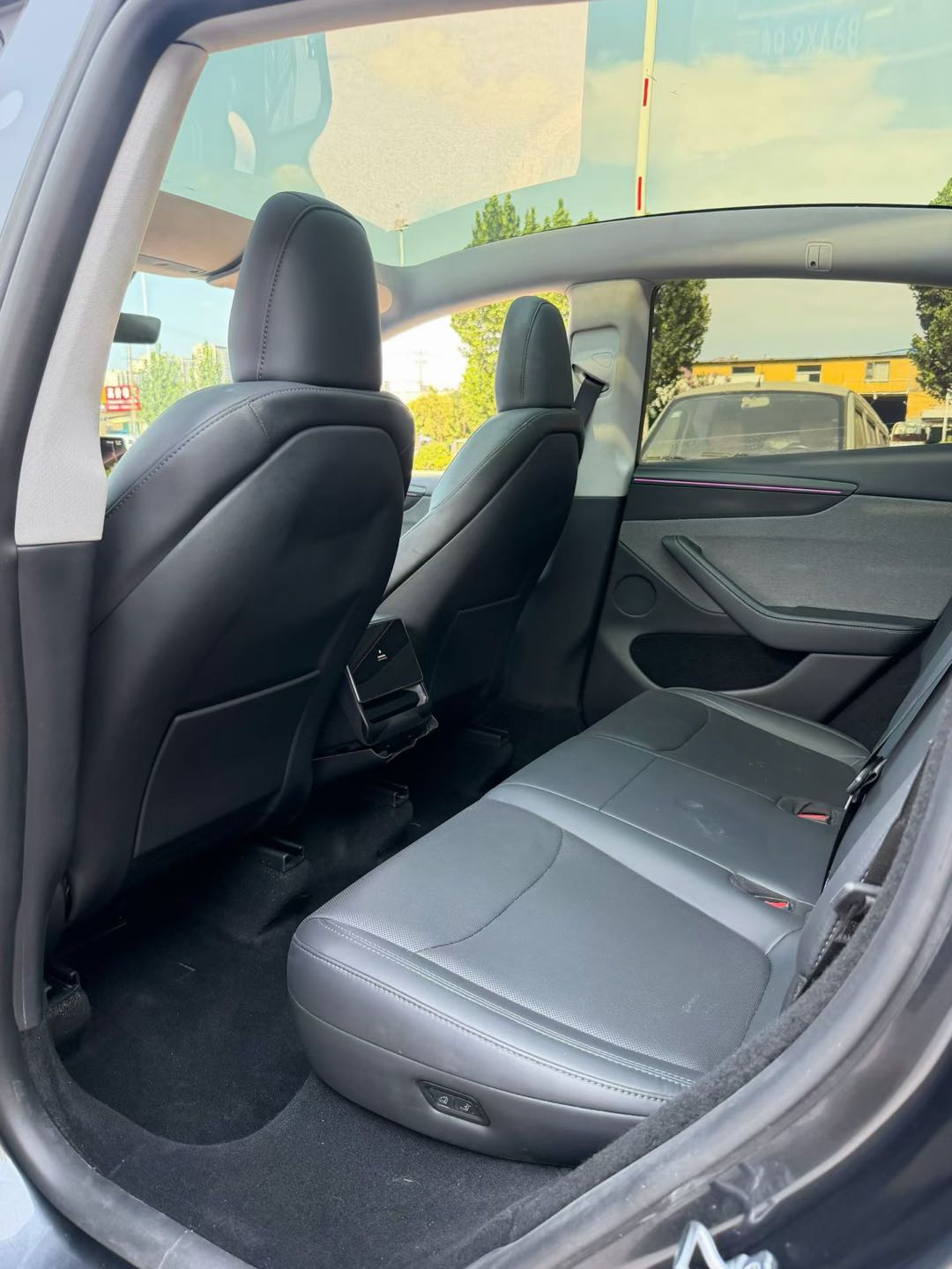 Tesla Model Y 2025 #7 Tesla Model Y 2025 car image #7