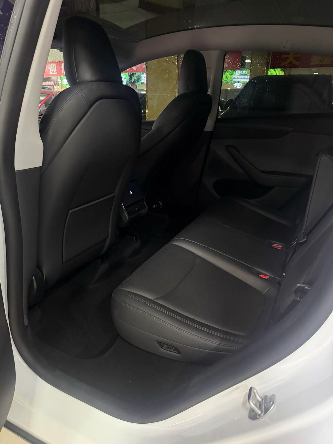 Tesla Model Y 2025 #7 Tesla Model Y 2025 car image #7
