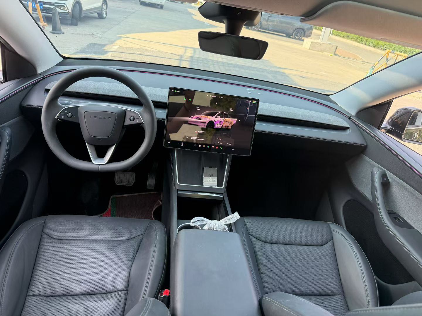 Tesla Model Y 2025 #8 Tesla Model Y 2025 car image #8