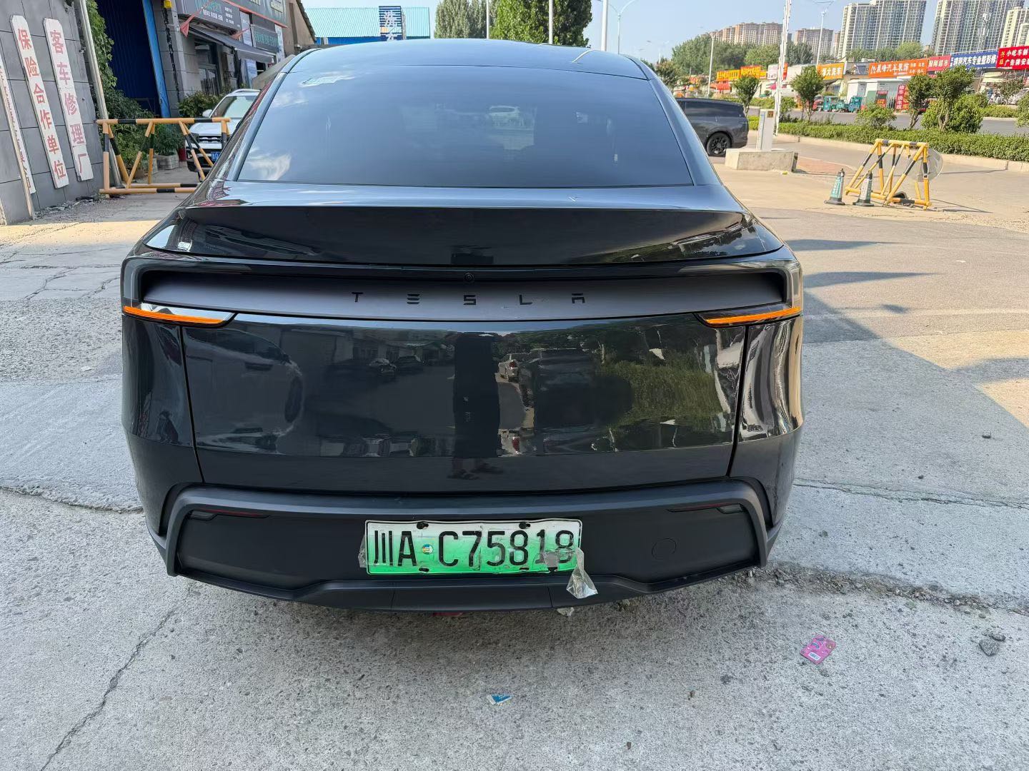 Tesla Model Y 2025 #10 Tesla Model Y 2025 car image #10