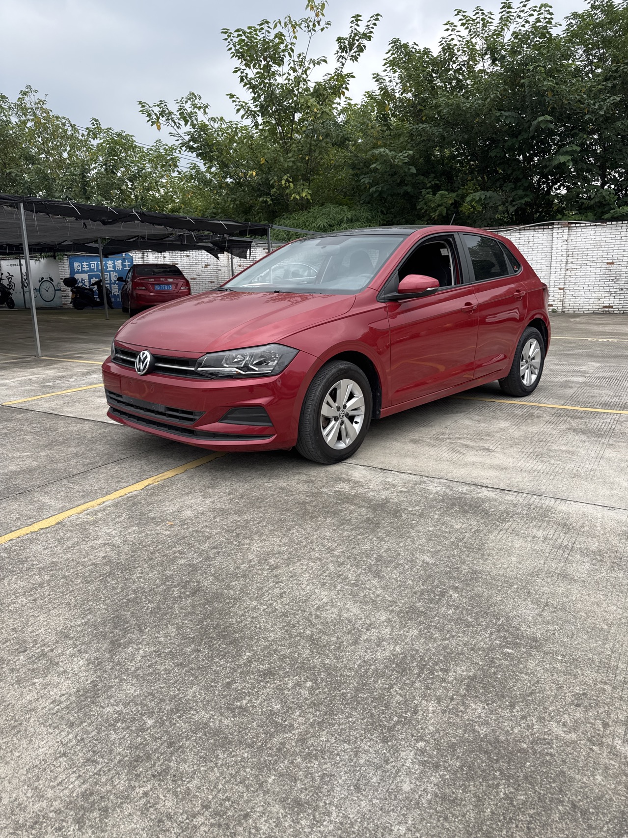 Volkswagen Polo 2021 car image #2