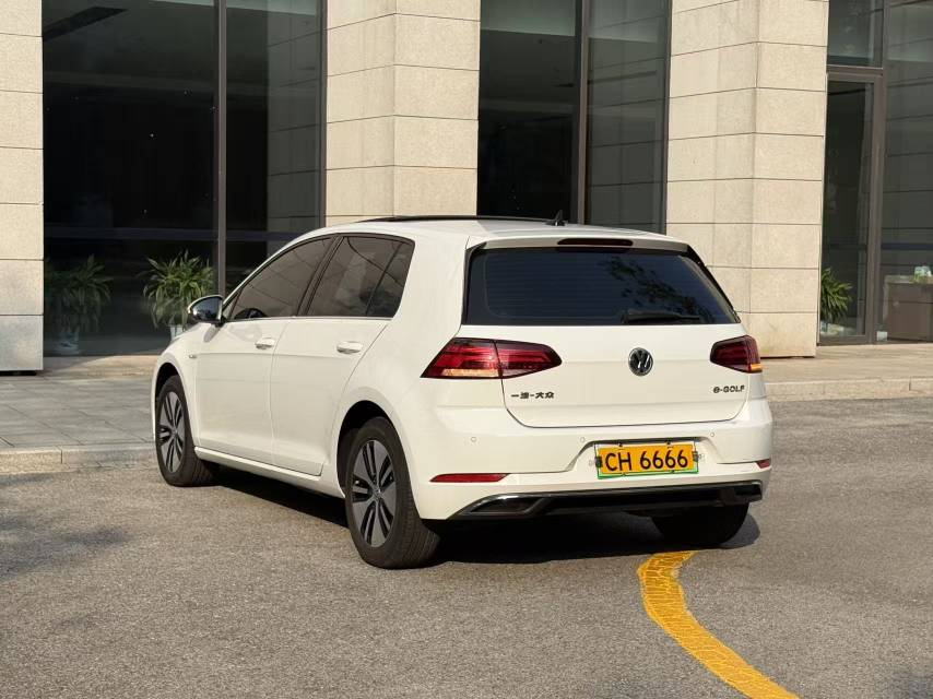 Volkswagen Golf Pure Electric 2020 #9 Volkswagen Golf Pure Electric 2020 car image #9