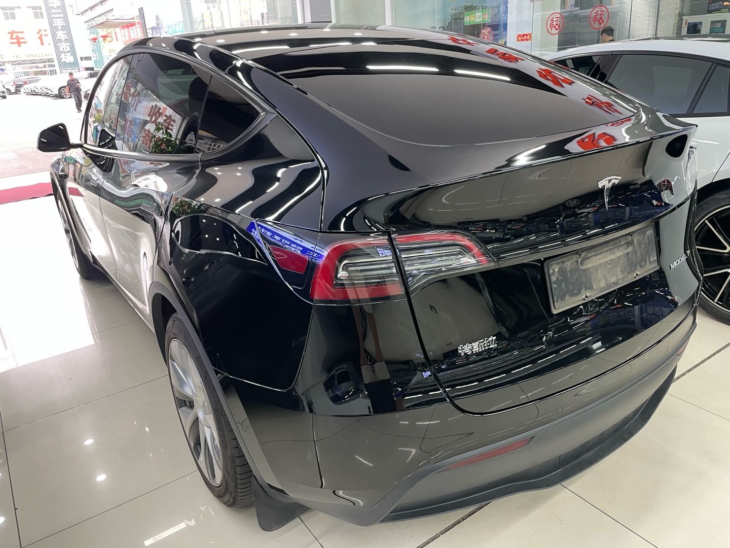 Tesla Model Y 2023 #5 Tesla Model Y 2023 car image #5
