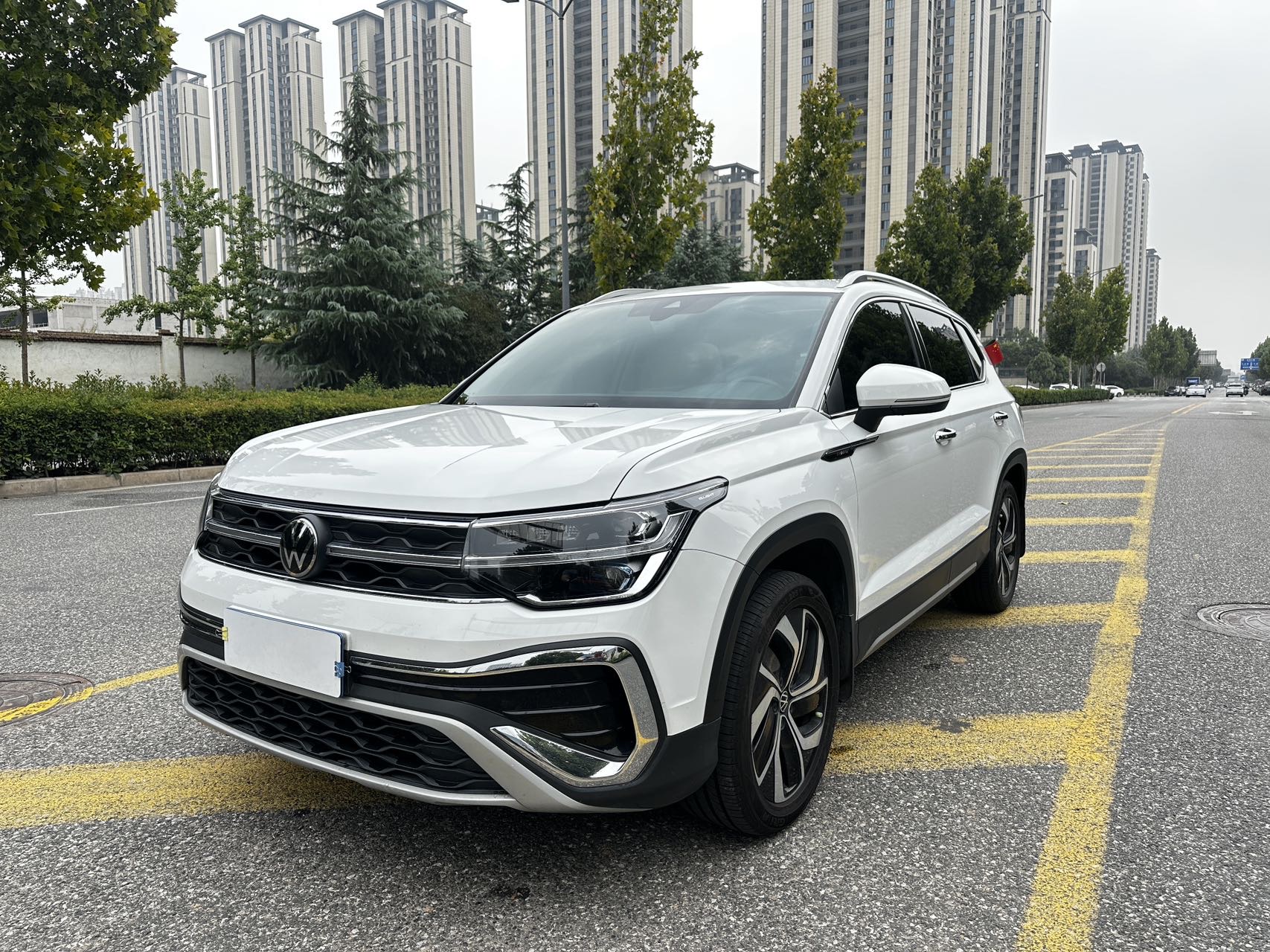 Volkswagen Tharu 2023 car image #2