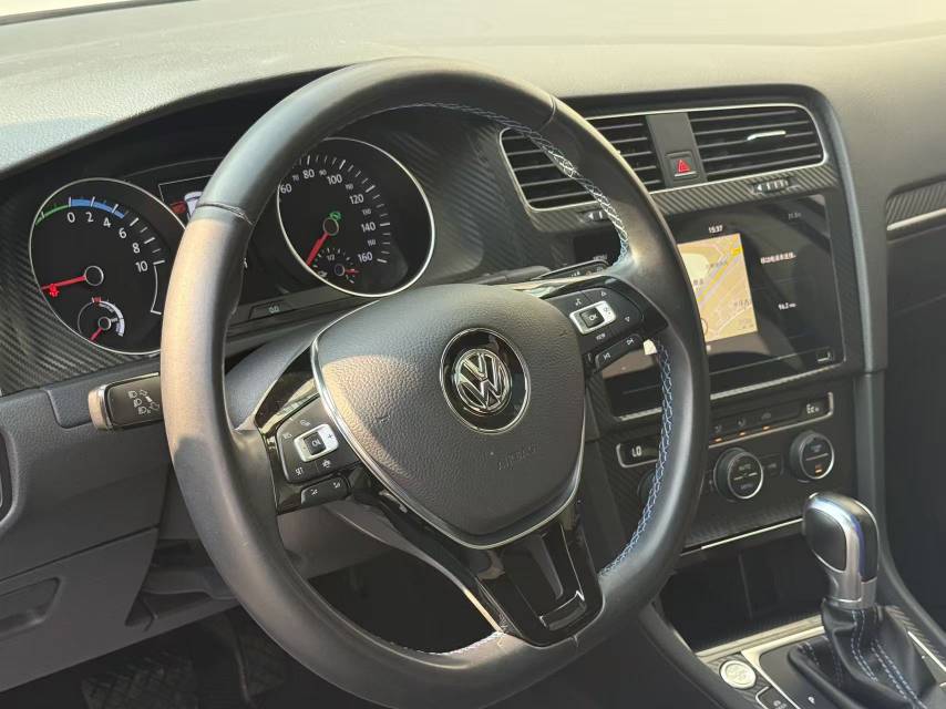Volkswagen Golf Pure Electric 2020 #6 Volkswagen Golf Pure Electric 2020 car image #6