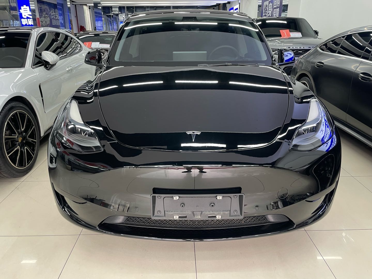 Tesla Model Y 2023 #4 Tesla Model Y 2023 car image #4