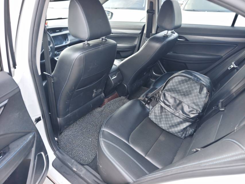 GEELY Emgrand New Energy 2019 #5 GEELY Emgrand New Energy 2019 car image #5