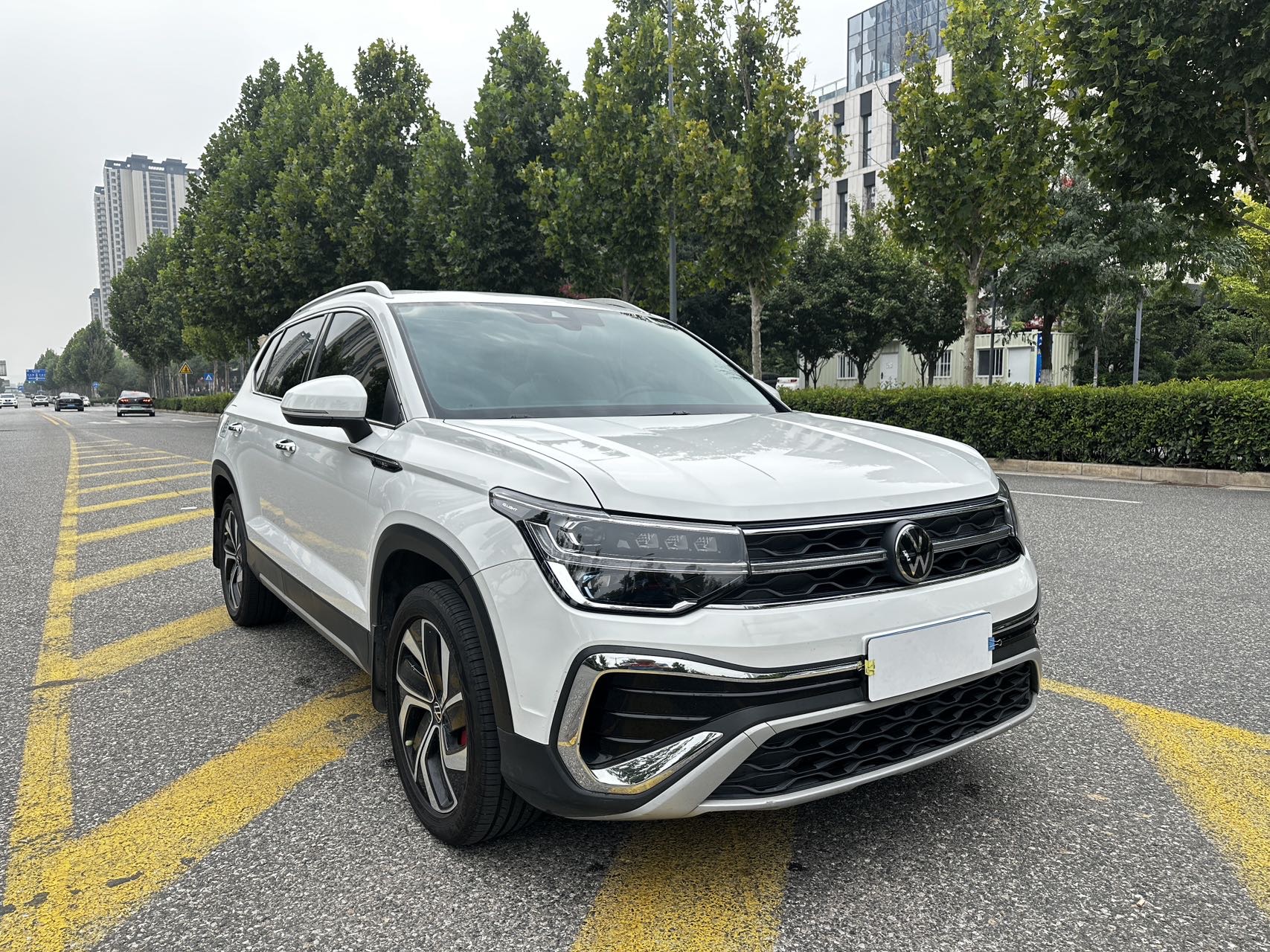 Volkswagen Tharu 2023 car image #5