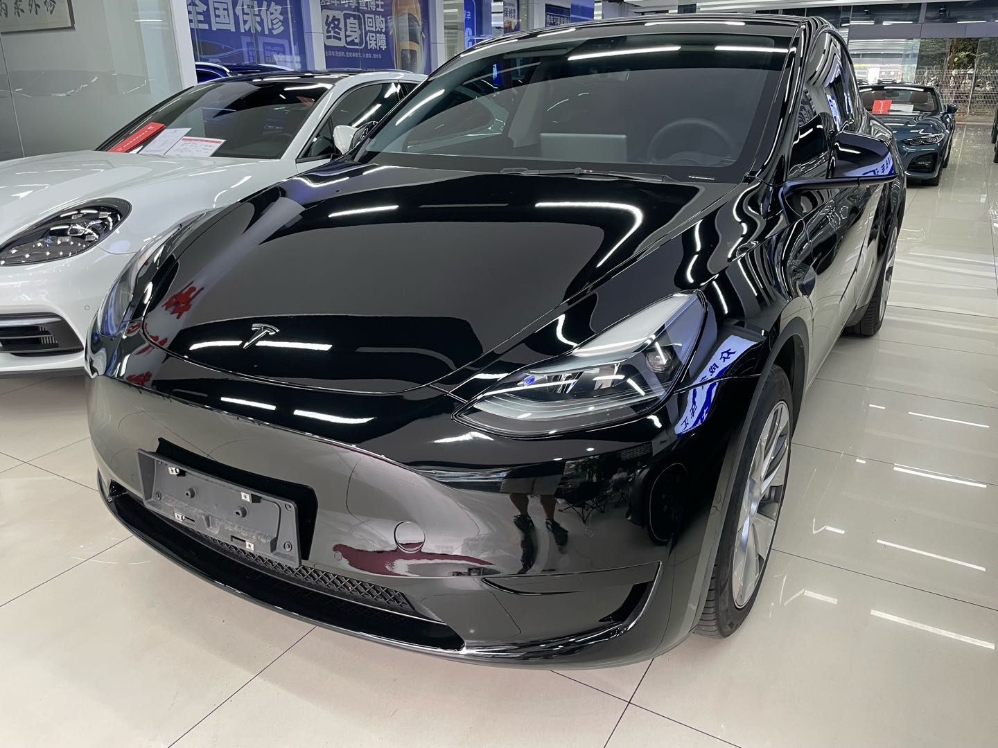 Tesla Model Y 2023 #2 Tesla Model Y 2023 car image #2