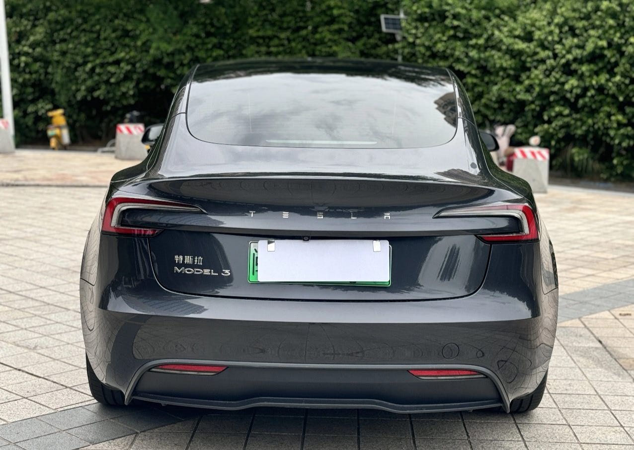 Tesla Model 3 2025 car image #9