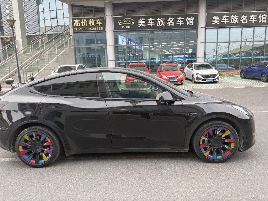 Tesla Model Y 2021 car image #10
