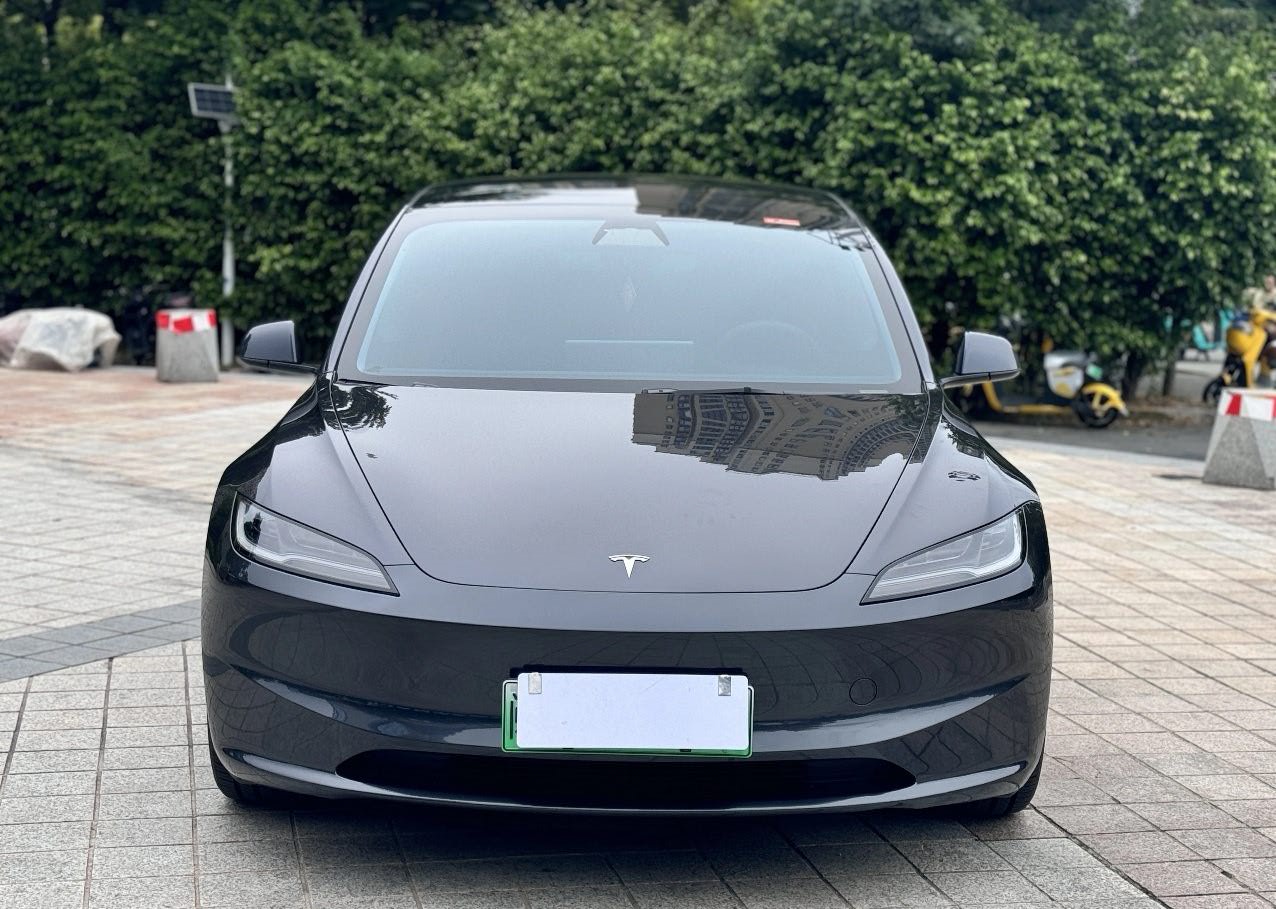 Tesla Model 3 2025 car image #4