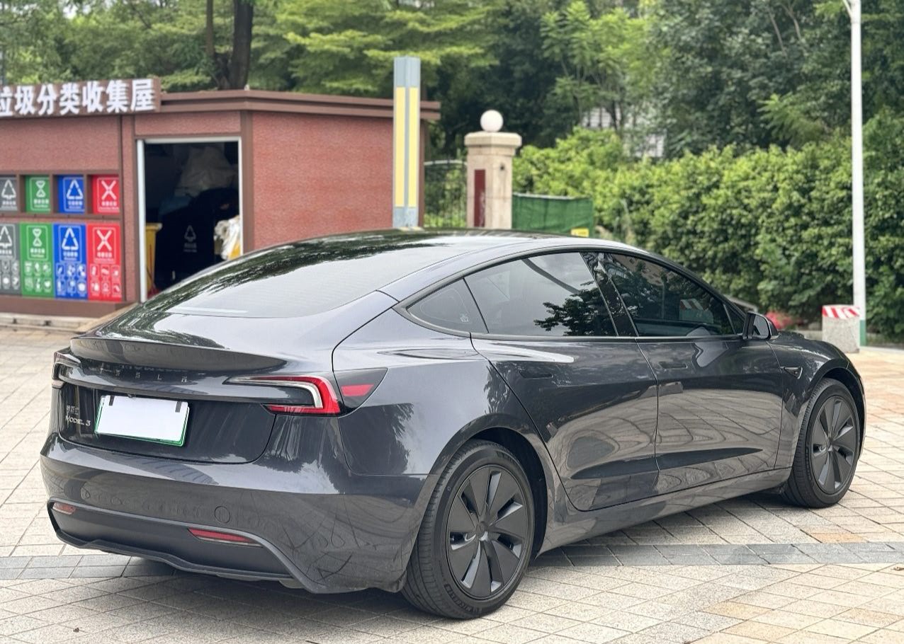 Tesla Model 3 2025 car image #11