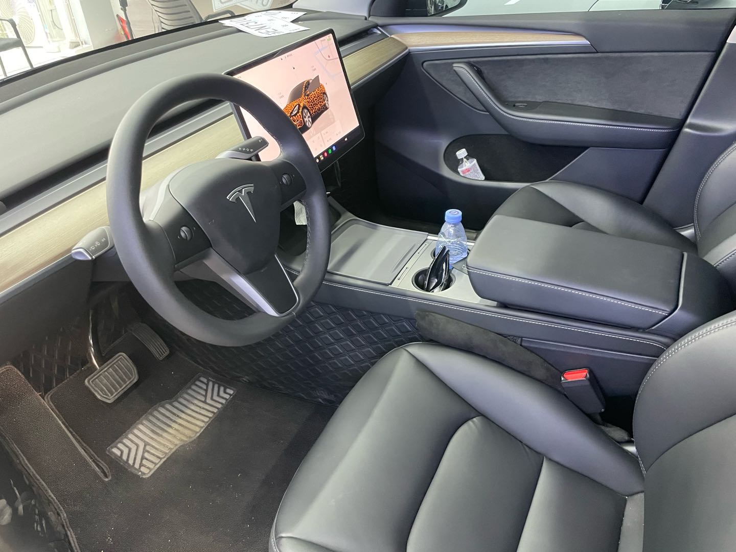 Tesla Model Y 2023 #11 Tesla Model Y 2023 car image #11